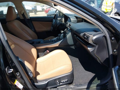 LEXUS IS 200T