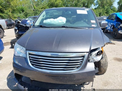 CHRYSLER TOWN & COUNTRY