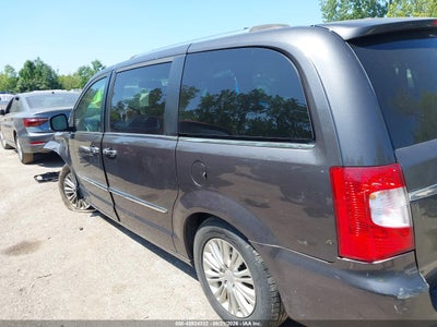 CHRYSLER TOWN & COUNTRY
