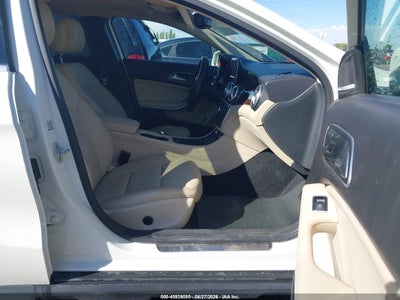 MERCEDES-BENZ GLA 250