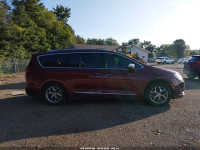 CHRYSLER PACIFICA