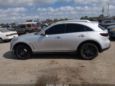 INFINITI QX70