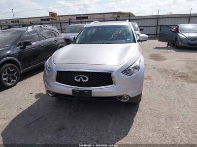 INFINITI QX70