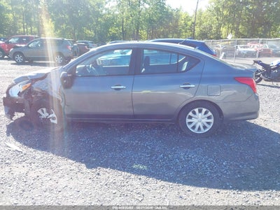 NISSAN VERSA