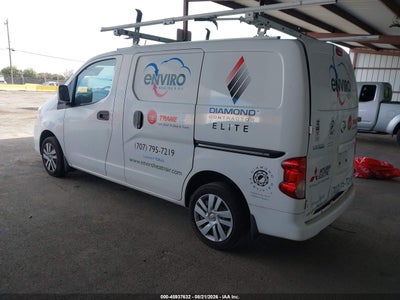 NISSAN NV200