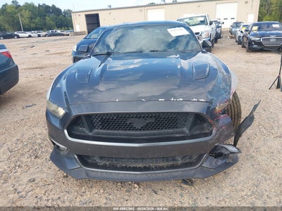 FORD MUSTANG