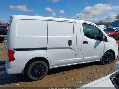 NISSAN NV200