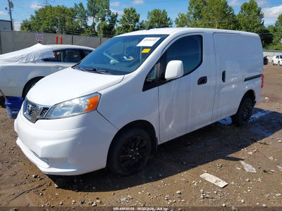 NISSAN NV200