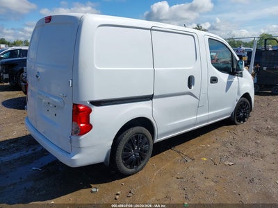 NISSAN NV200