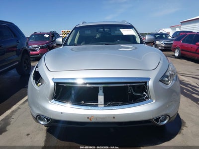INFINITI QX70