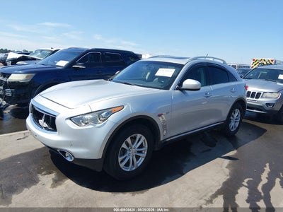 INFINITI QX70