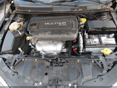 CHRYSLER 200