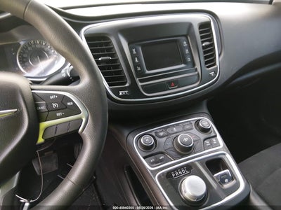 CHRYSLER 200