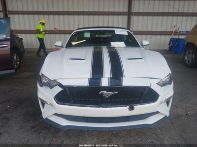 FORD MUSTANG
