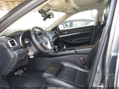 NISSAN MAXIMA