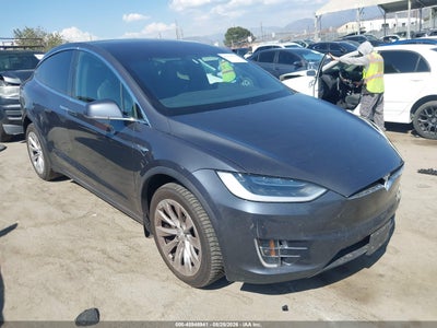 TESLA MODEL X