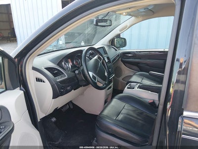 CHRYSLER TOWN & COUNTRY