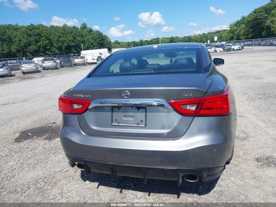 NISSAN MAXIMA