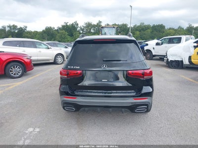 MERCEDES-BENZ GLB 250