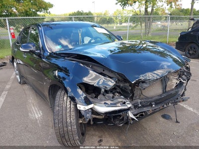 INFINITI Q70