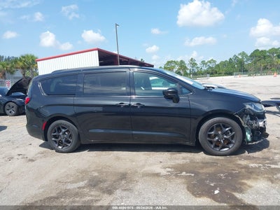 CHRYSLER PACIFICA