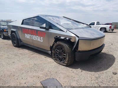 2025 TESLA CYBERTRUCK