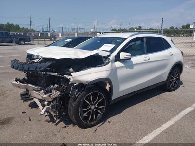 MERCEDES-BENZ GLA 250