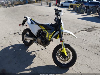 2021 Husqvarna Supermoto 701