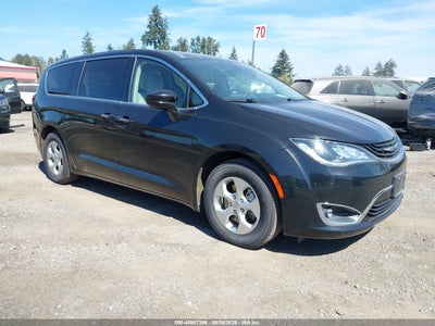 2017 Chrysler Pacifica Hybrid