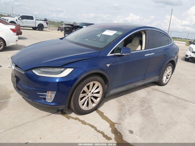 TESLA MODEL X
