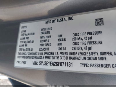TESLA MODEL 3