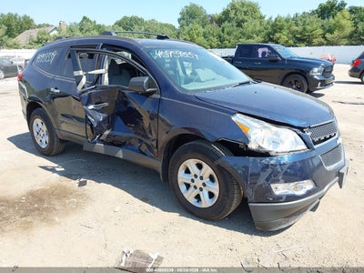 2011 CHEVROLET TRAVERSE LS