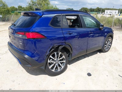 TOYOTA COROLLA CROSS