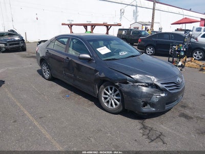 2011 TOYOTA CAMRY XLE