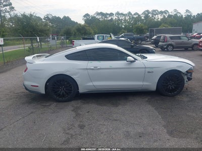 FORD MUSTANG