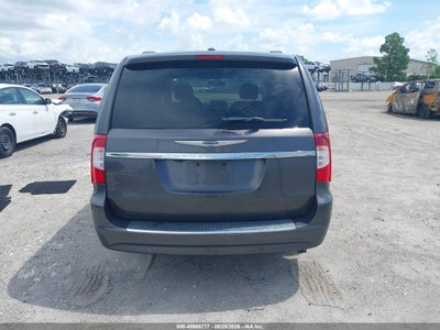 CHRYSLER TOWN & COUNTRY