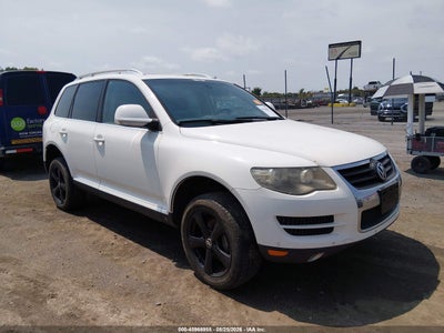 2009 Volkswagen Touareg 2