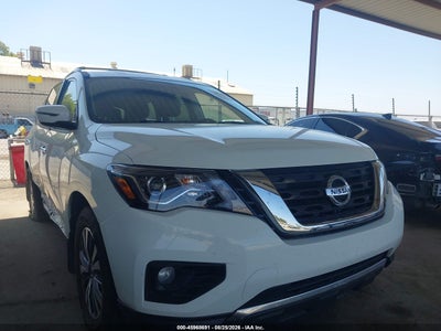 2018 Nissan Pathfinder SV