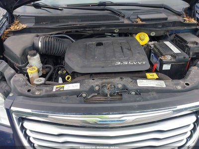 CHRYSLER TOWN & COUNTRY