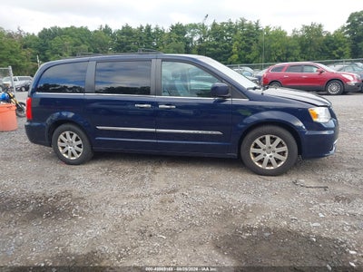 CHRYSLER TOWN & COUNTRY