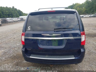 CHRYSLER TOWN & COUNTRY