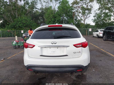INFINITI QX70