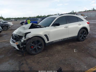 INFINITI QX70