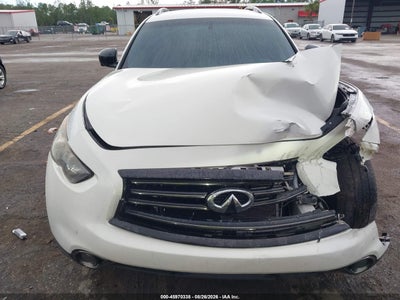 INFINITI QX70