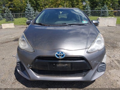2016 TOYOTA PRIUS C 13