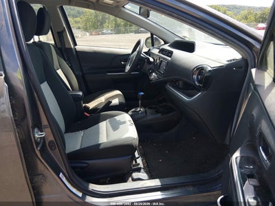 2016 TOYOTA PRIUS C 5