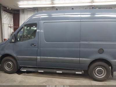 MERCEDES-BENZ SPRINTER 2500