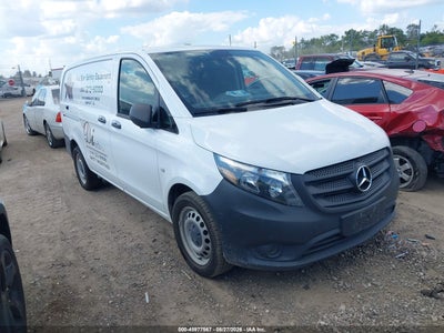 2022 MERCEDES-BENZ METRIS
