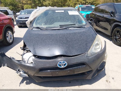 TOYOTA PRIUS C