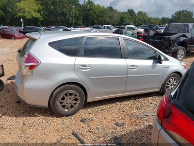 TOYOTA PRIUS V